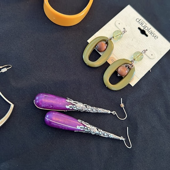 Earring lot #104 - Picture 5 of 6